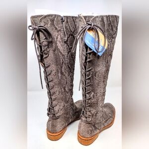 Sofft Sharnell ll TAUPE SNAKE Women's Waterproof Suede Boots, size 6.5M/37.5